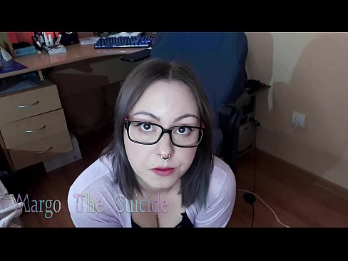 ❤️ Sexy jente med briller suger dildo dypt på kamera ❤️ Porno fb hos oss ❤