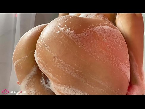 ❤️ Brunette onanerer fitte med vibrator til intens orgasme i dusjen ❤️ Porno fb hos oss ❤